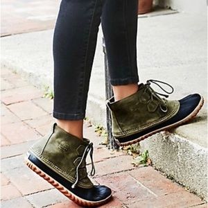 Sorel Green and Black Ankle Boots